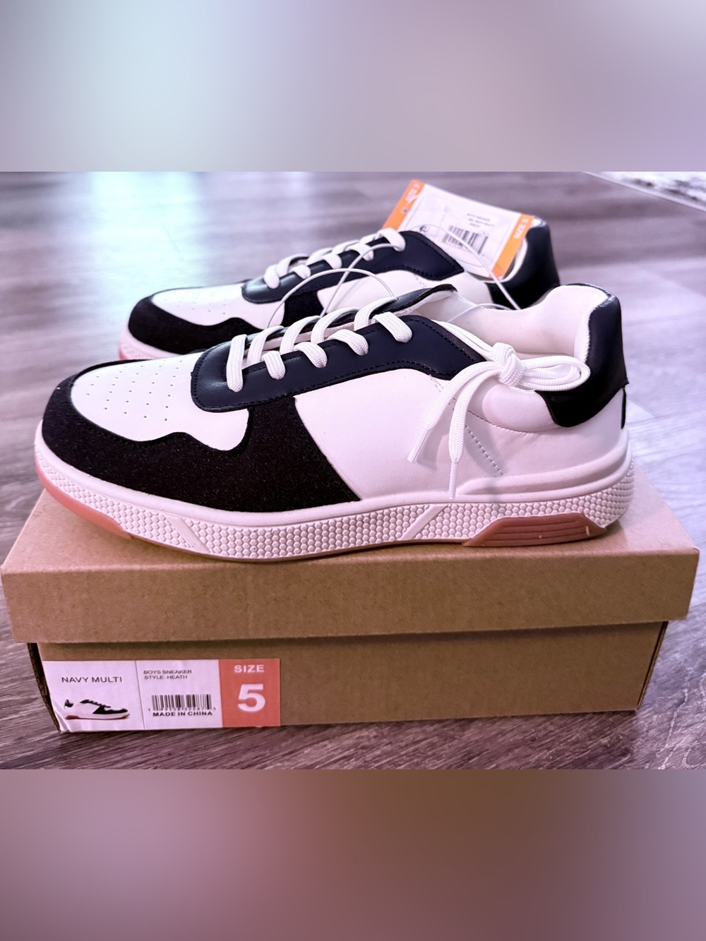Steve Madden boys' low-top sneakers